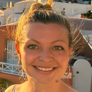 leaheujo portrait